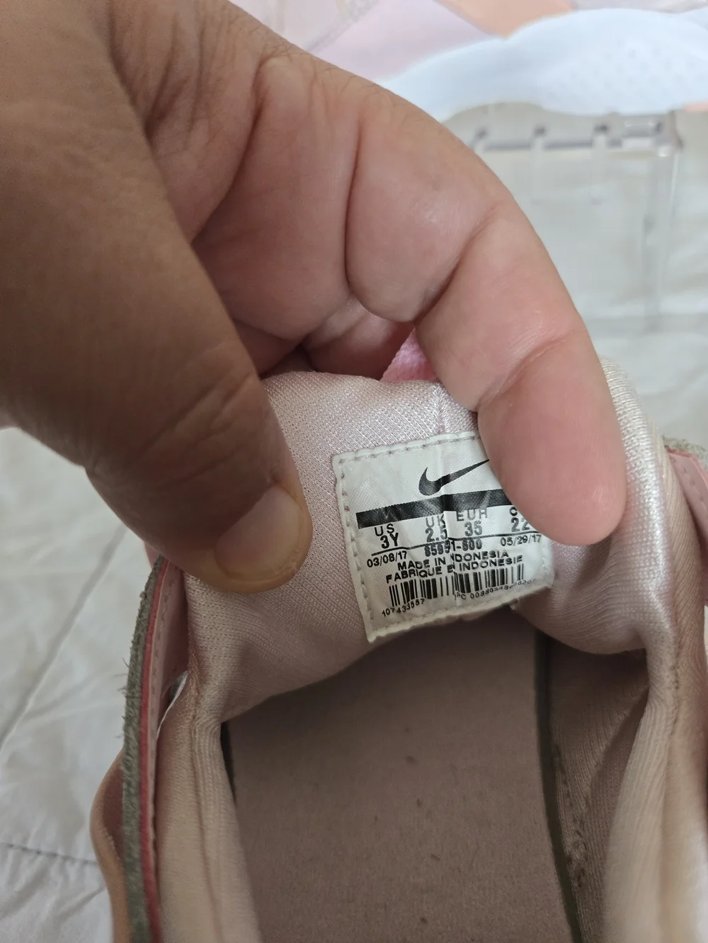 Nike Huarache Pink and Peach Girls' Low-Top Sneakers Size 3Y